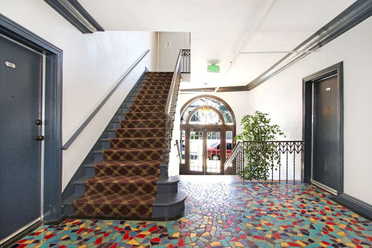 EC1 - 1650 Echo Park Apartments - Photo 4 of 42