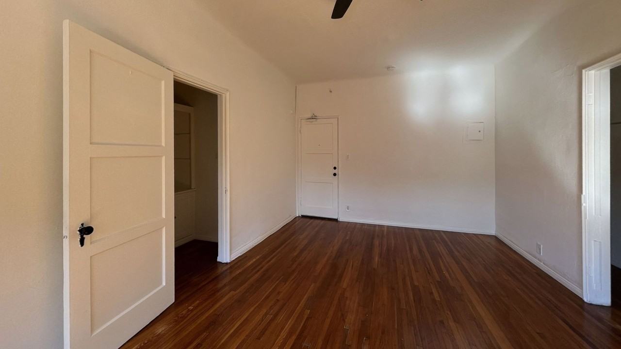 EC1 - 1650 Echo Park Apartments - Photo 7 of 42