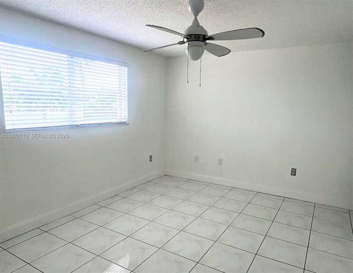 1605 Pennsylvania Avenue #404 - Photo 4 of 17