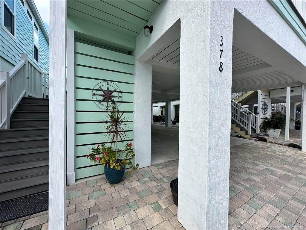 378 Ne Wharf Way - Photo 3 of 42