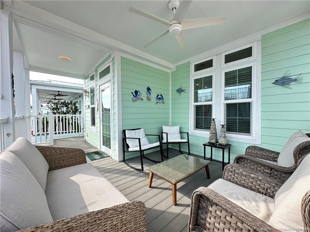 378 Ne Wharf Way - Photo 4 of 42