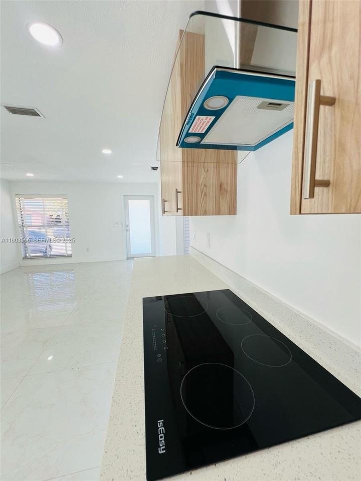 26045 Southwest 131st Court - Photo 3 of 29