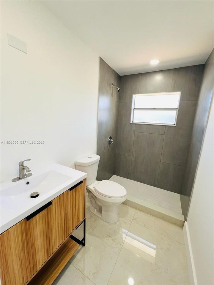 26045 Southwest 131st Court - Photo 7 of 29