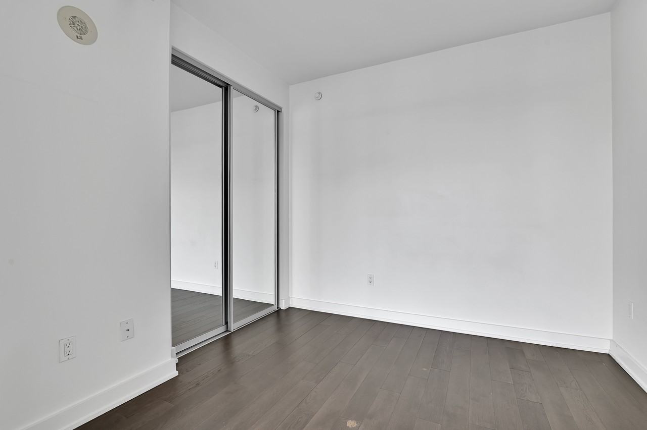 111 Champagne Avenue South #1102 - Photo 6 of 24