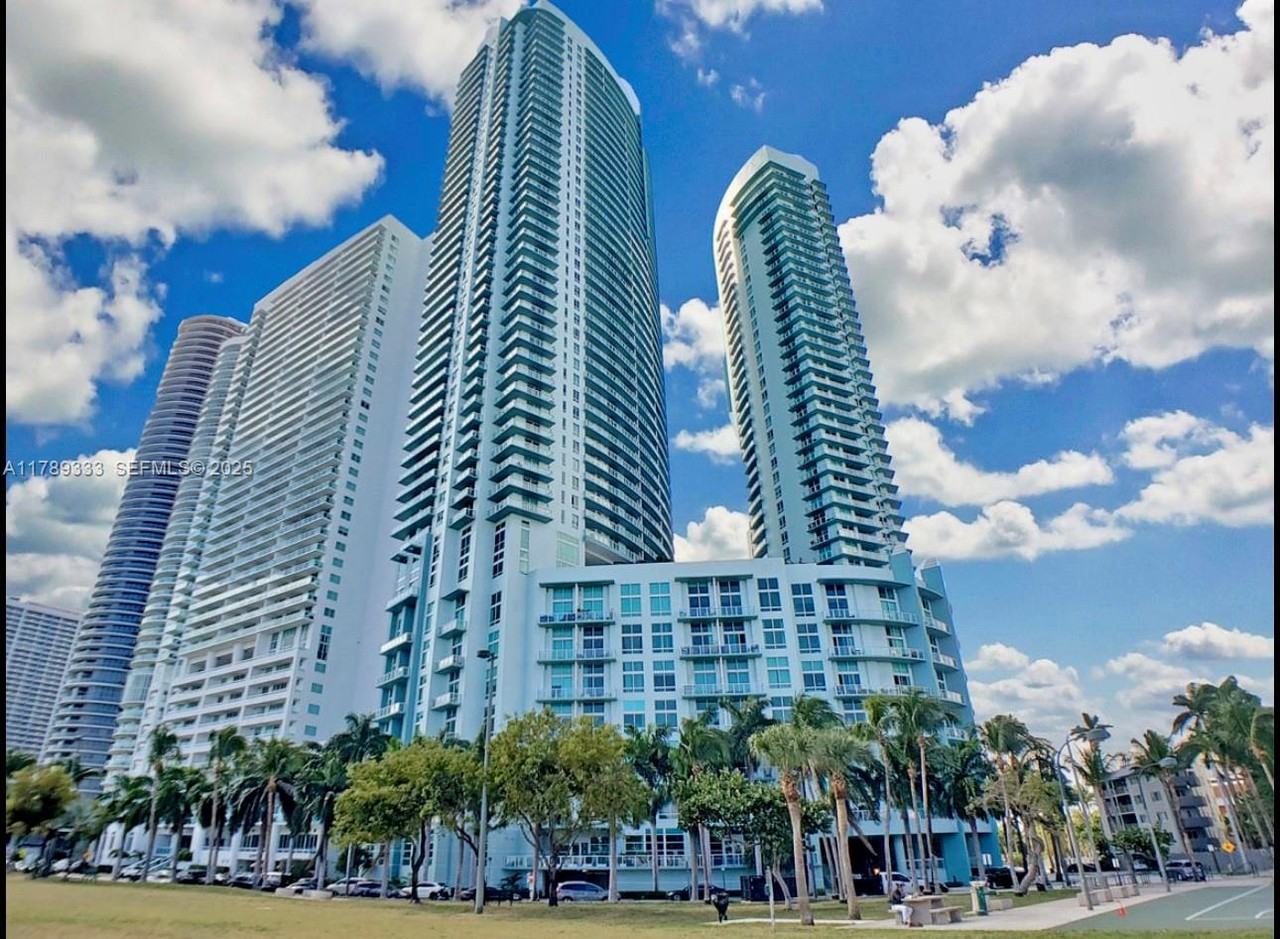 1900 North Bayshore Drive #2605 - Photo 4 of 49