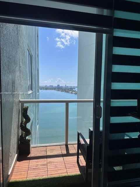 1900 North Bayshore Drive #2605 - Photo 7 of 49