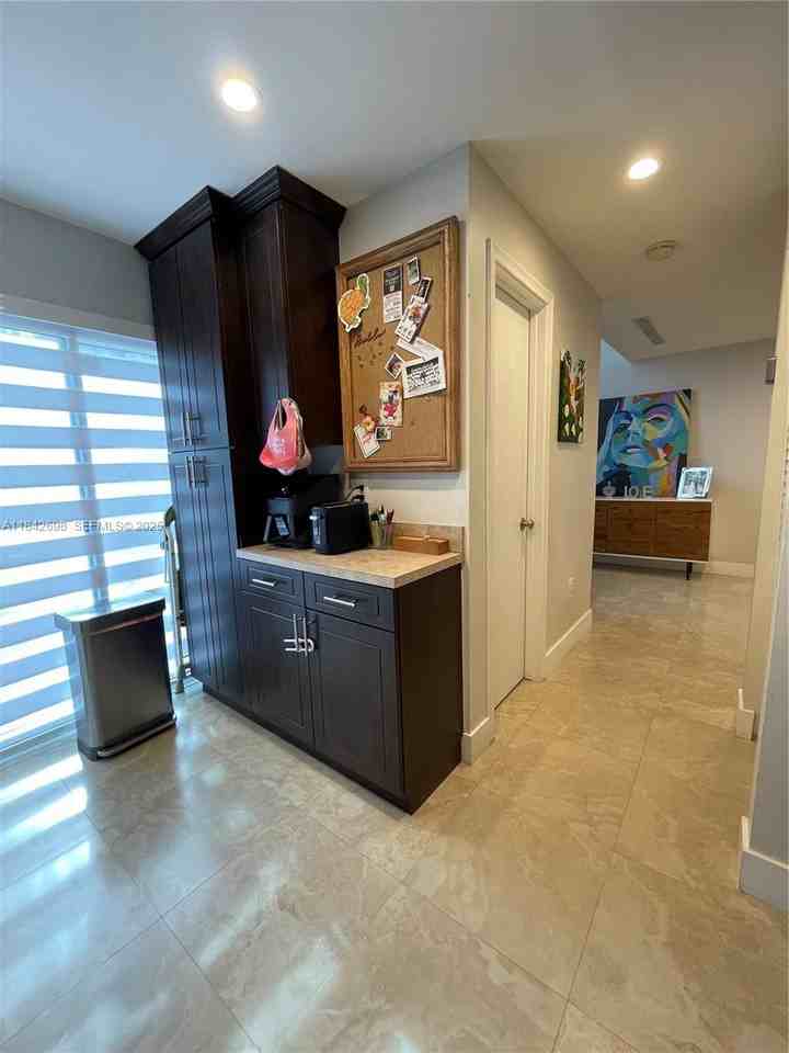 7483 Southwest 109th Avenue - Photo 3 of 34