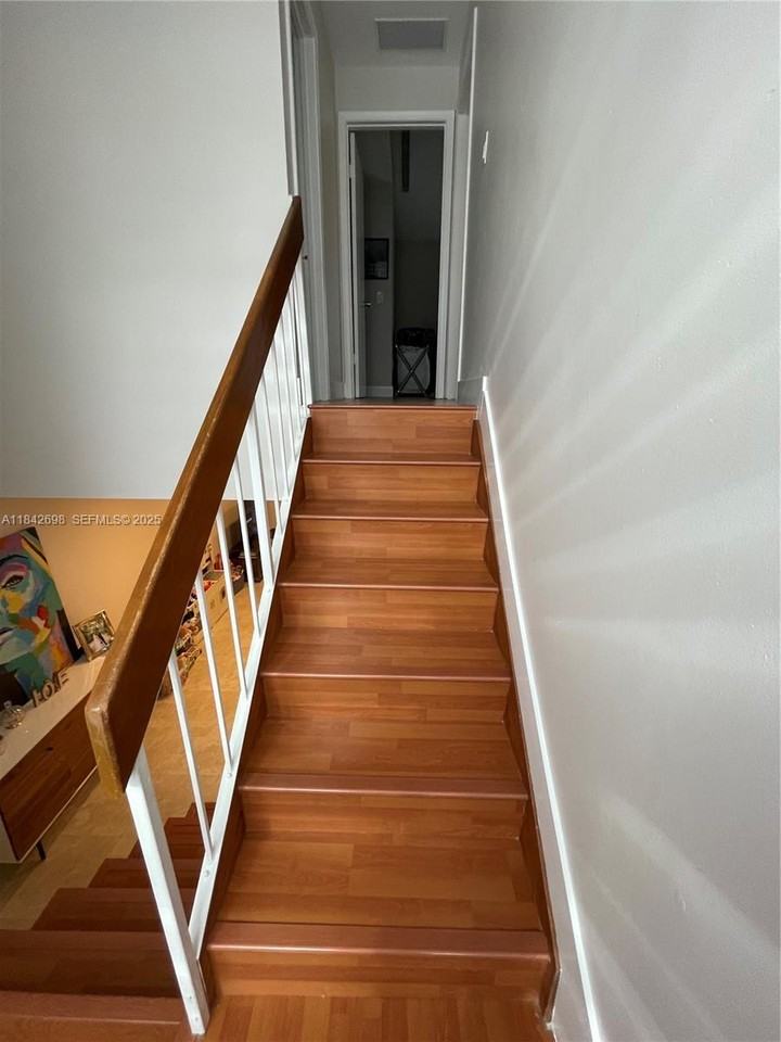 7483 Southwest 109th Avenue - Photo 7 of 34