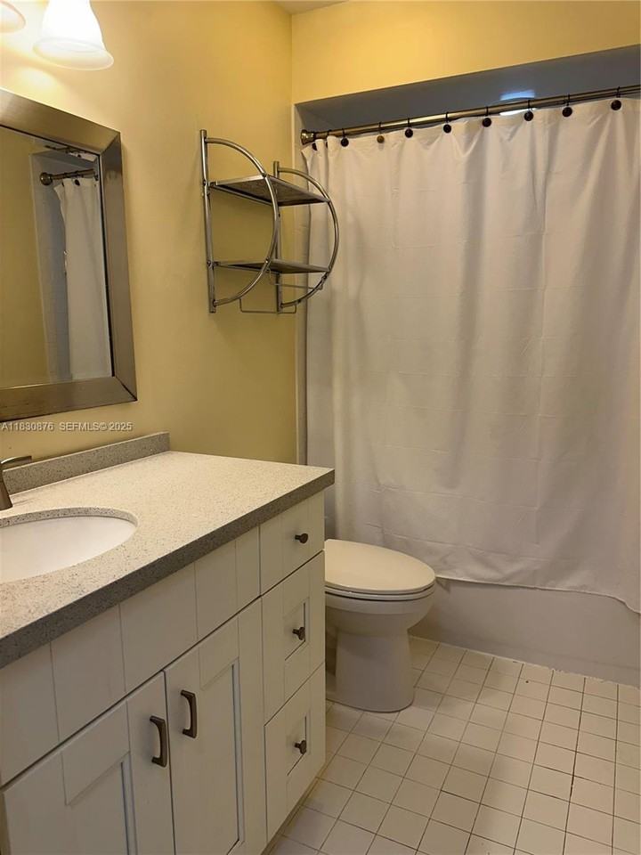 10998 Mainsail Drive - Photo 4 of 14