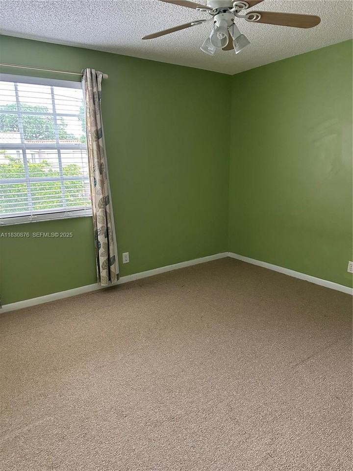 10998 Mainsail Drive - Photo 5 of 14