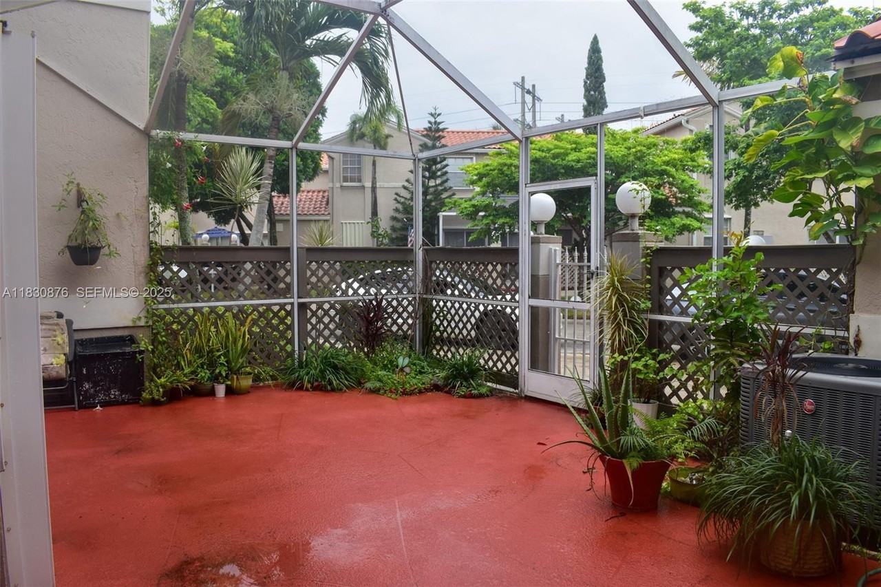 10998 Mainsail Drive - Photo 7 of 14