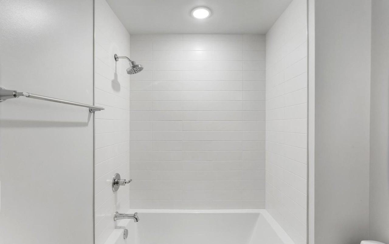 2248 Ontario Rd Nw #2 - Photo 3 of 31