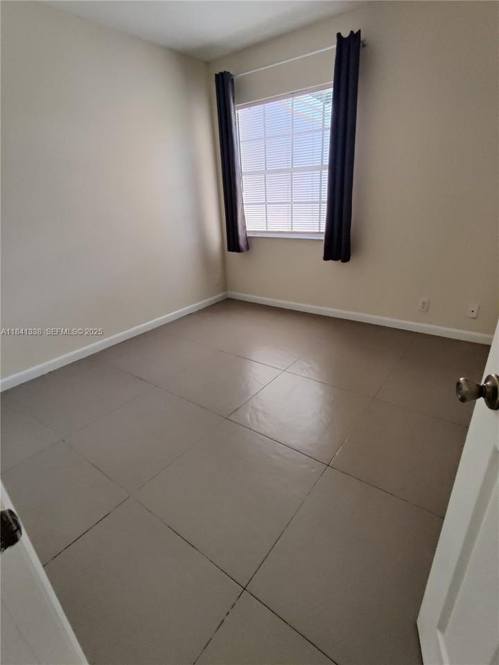 1510 Springside Drive - Photo 3 of 15