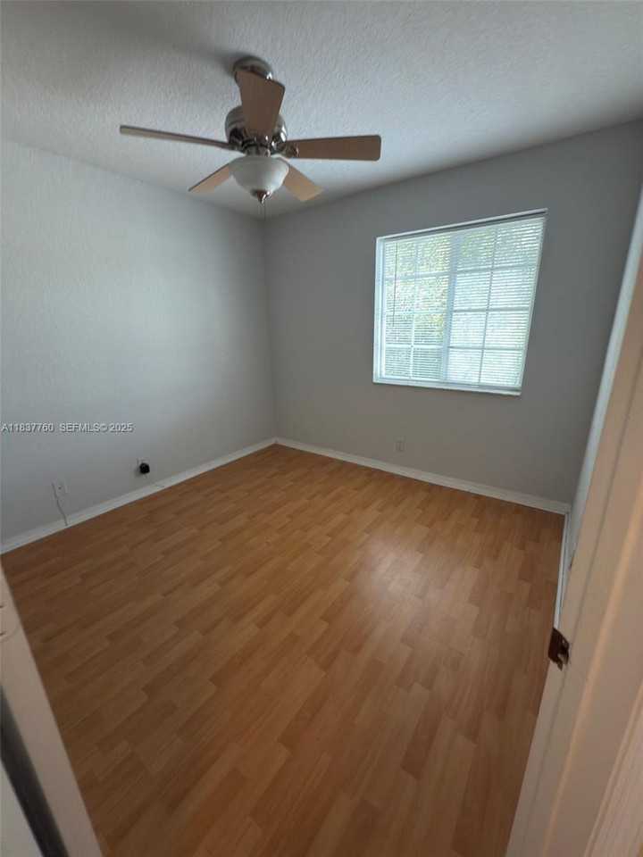 1105 Southwest 44th Way #1105 - Photo 7 of 23