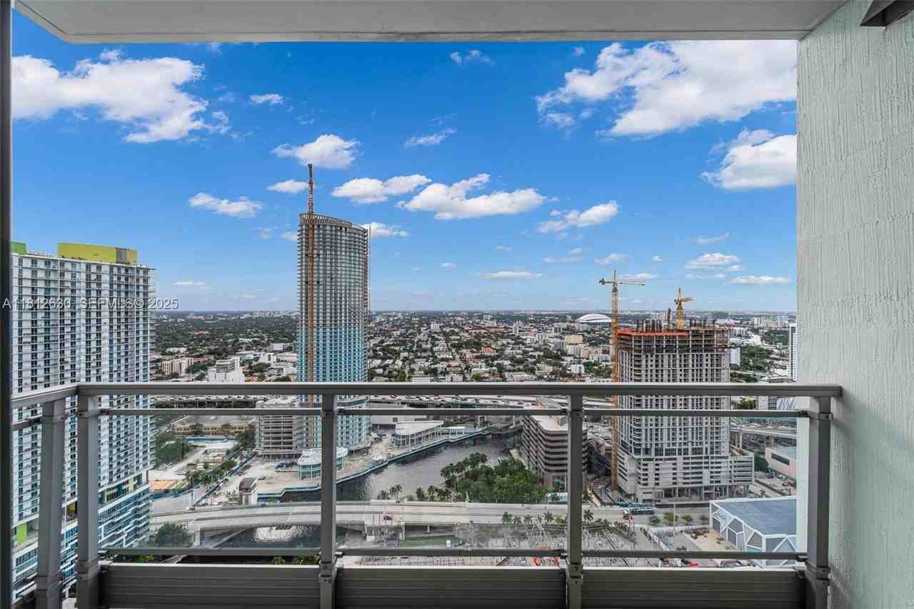 92 Southwest 3rd Street #4109 - Photo 2 of 23