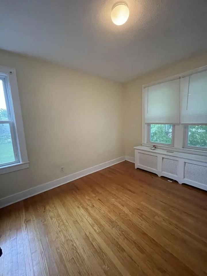 40 Parkwood St - Photo 5 of 11