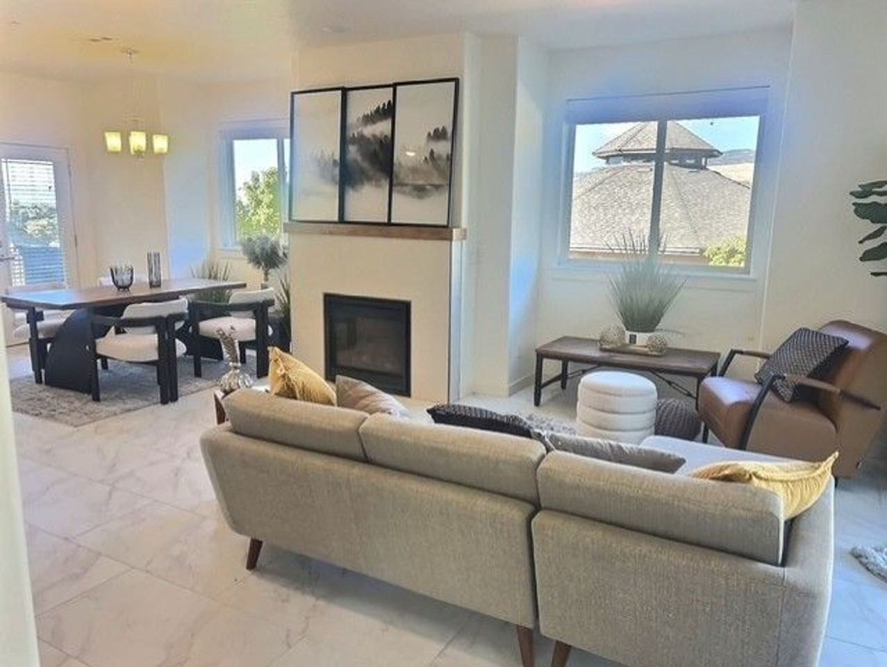 582 Fair Oaks Ave - Photo 3 of 10