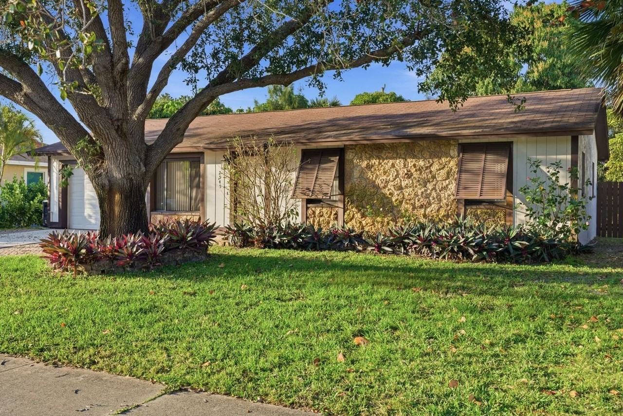 2545 Conroy Dr - Photo 6 of 18