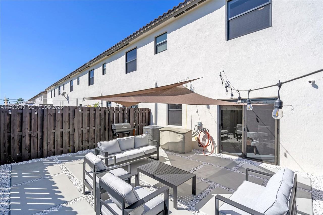 11904 Southwest 247th Terrace #0 - Photo 2 of 35