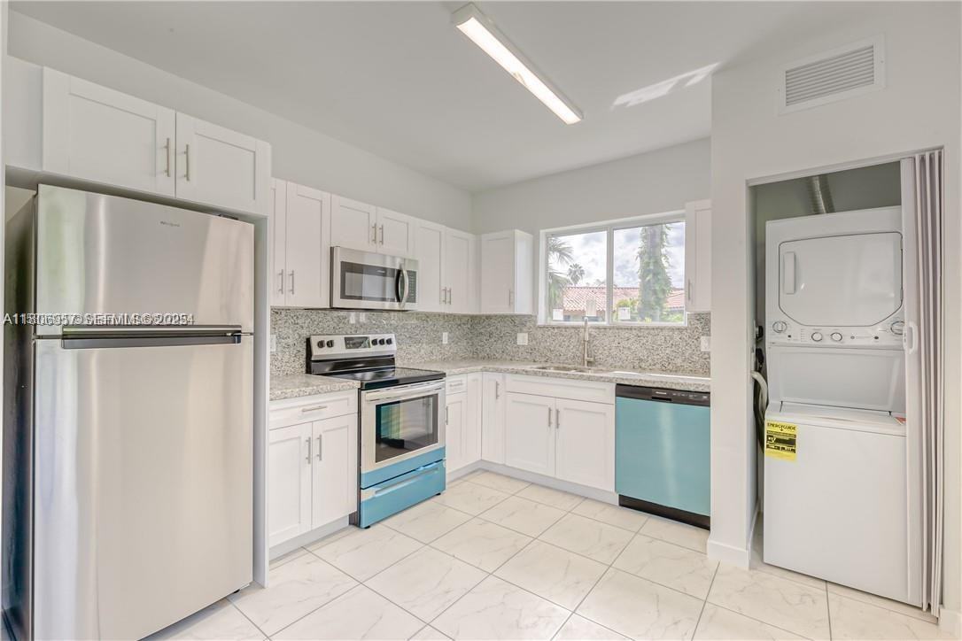 14885 Northeast 7th Avenue #14885 - Photo 4 of 43