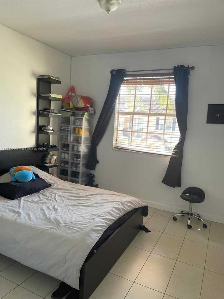 12981 Southwest 135th Street #12981 - Photo 5 of 24