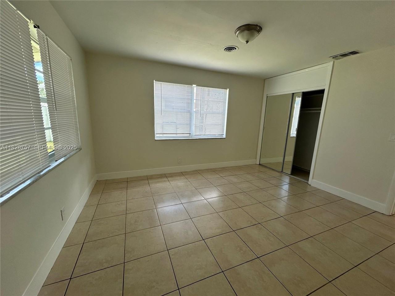 1501 Southwest 21st Street - Photo 4 of 14