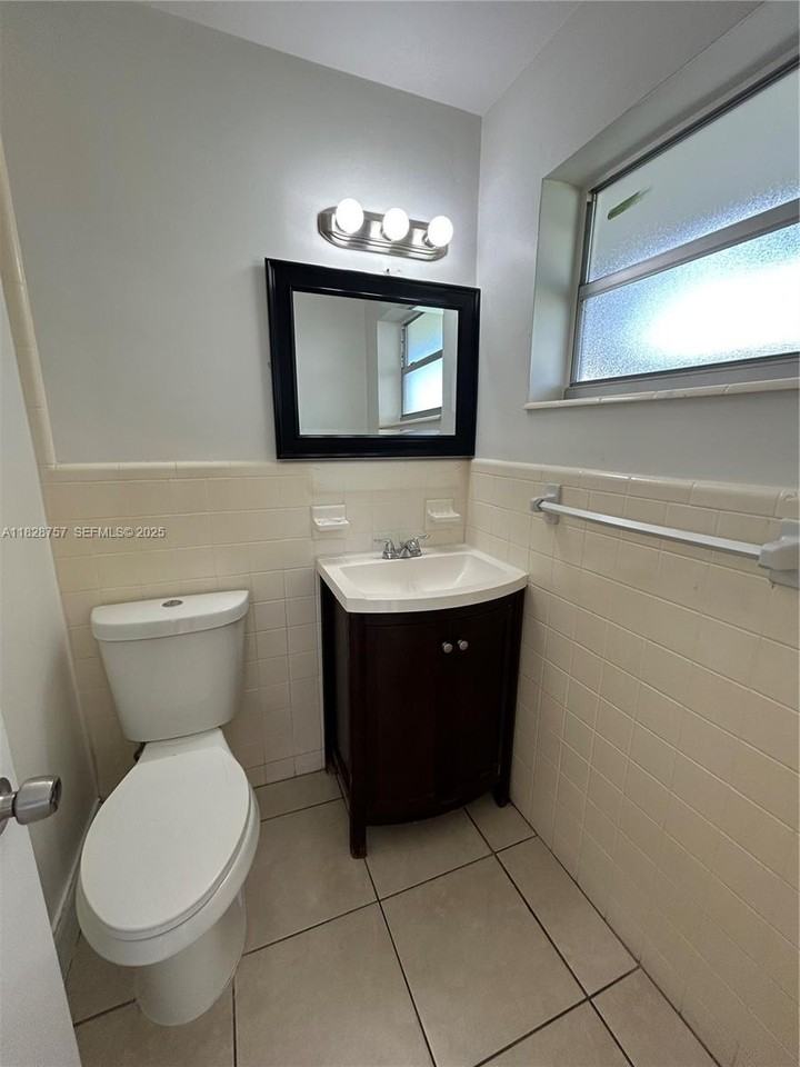 1501 Southwest 21st Street - Photo 5 of 14