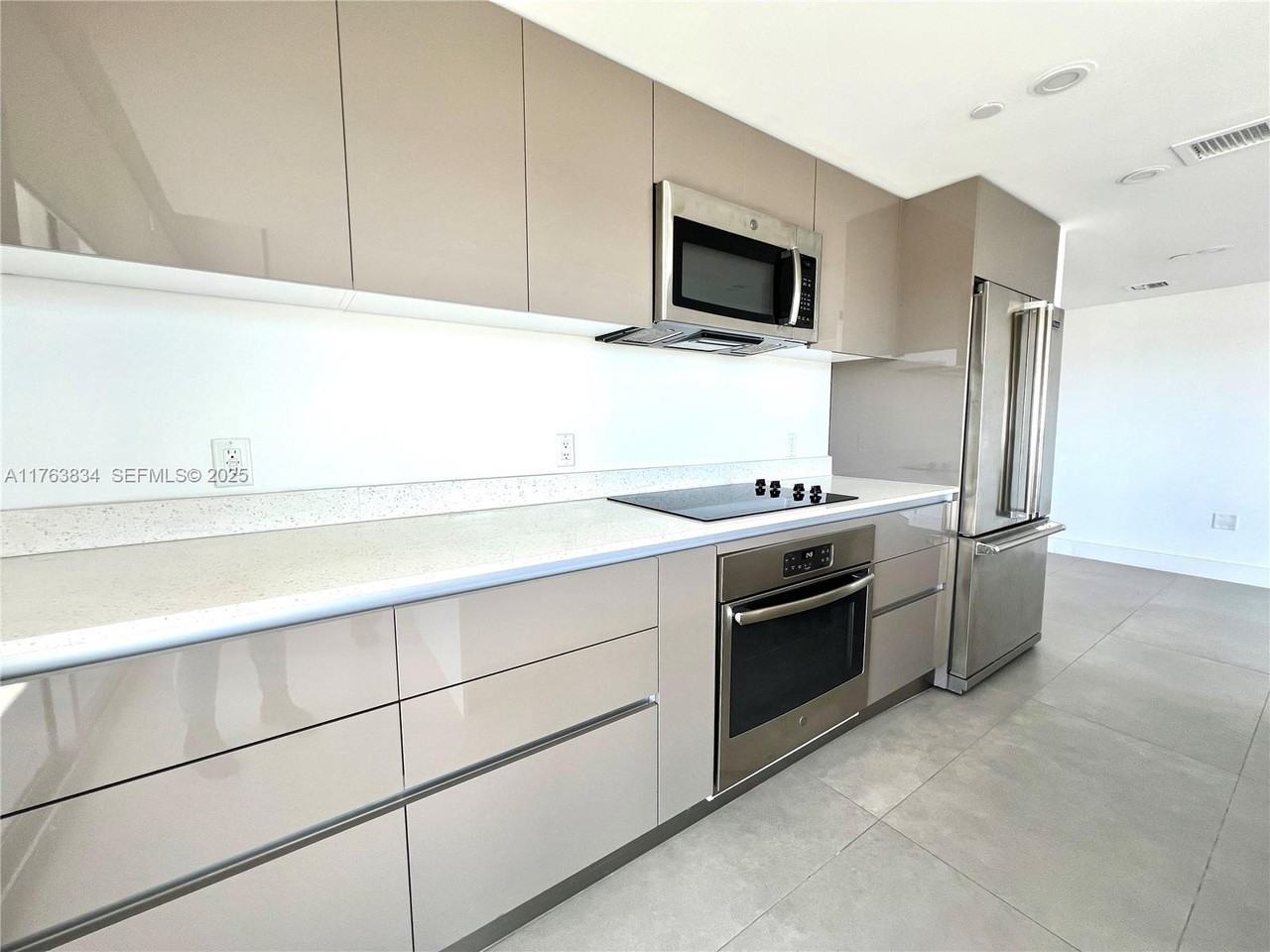 13800 Highland Drive #601 - Photo 3 of 42