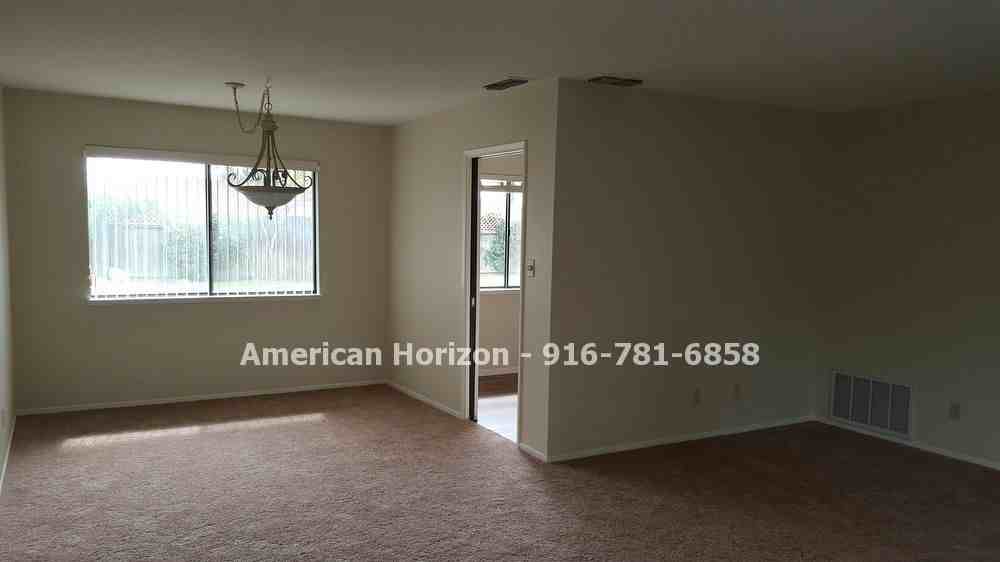 1914 McLaren Dr - Photo 3 of 19