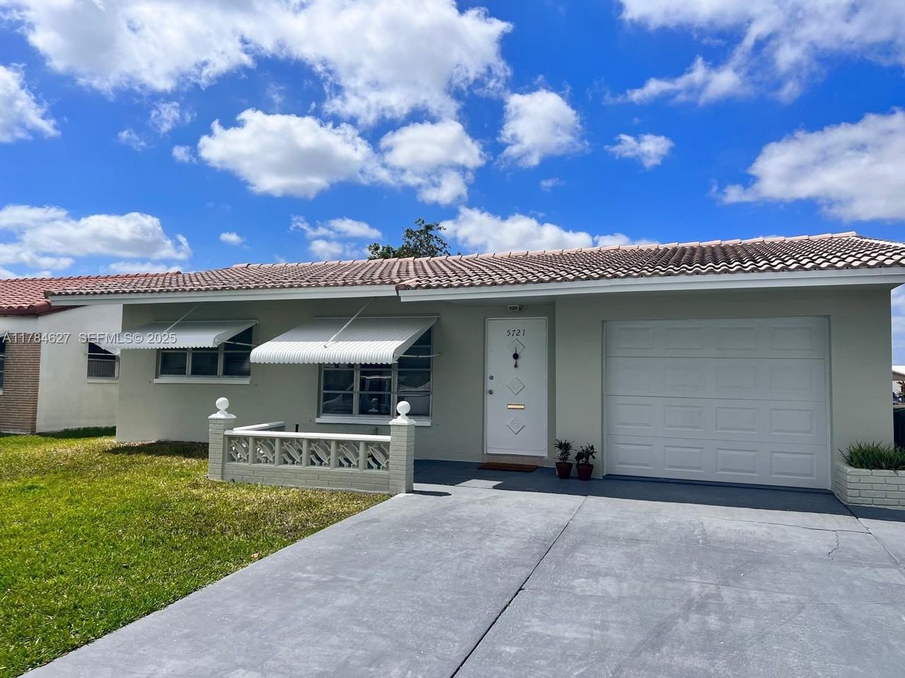 5721 Northwest 84th Terrace - Photo 2 of 3