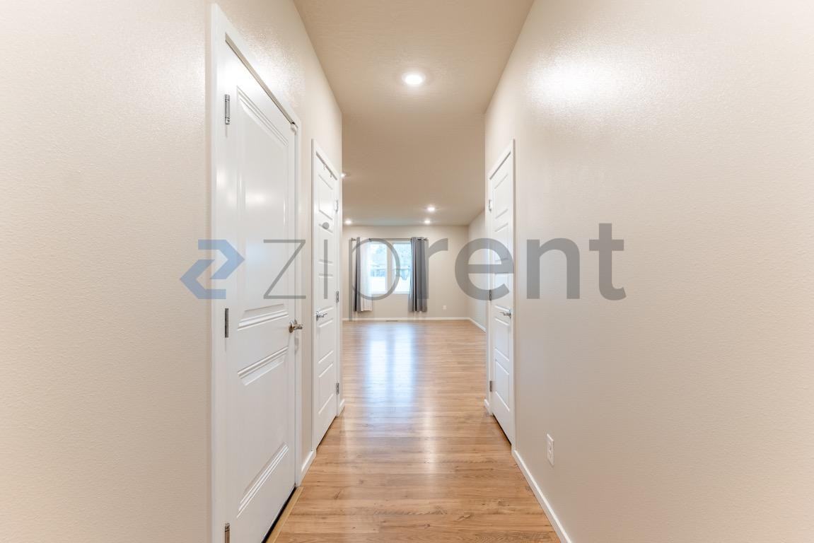 5721 W Youngstown Ln - Photo 6 of 33