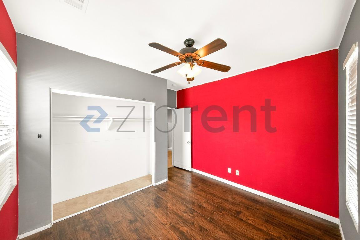 619 W Avenue H - Photo 5 of 37