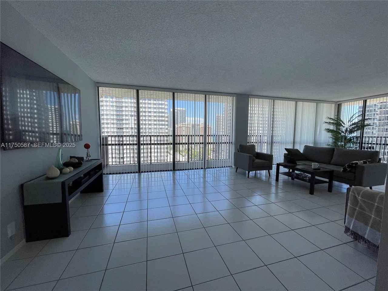 2049 South Ocean Drive #1510 - Photo 2 of 17