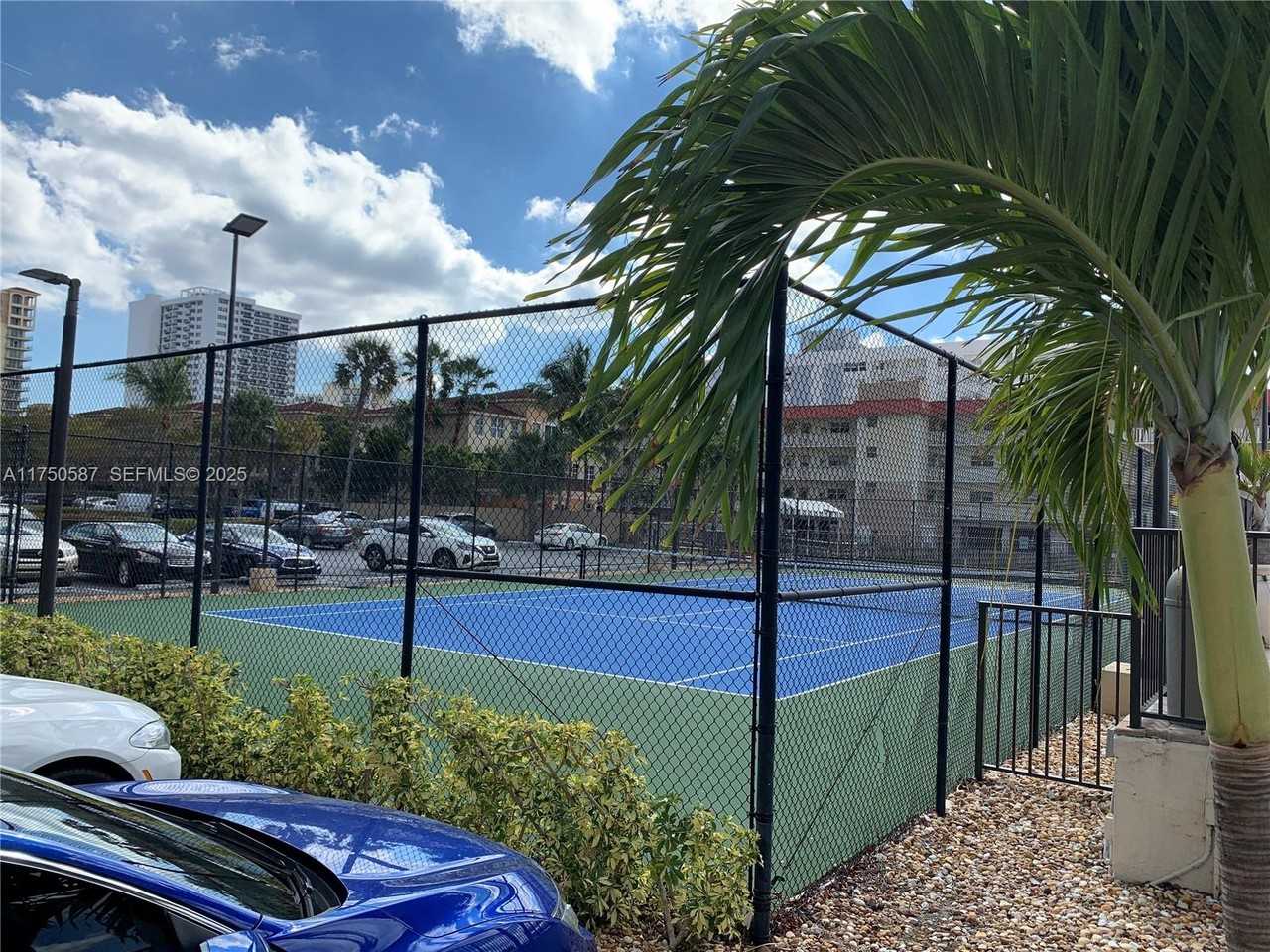 2049 South Ocean Drive #1510 - Photo 5 of 17