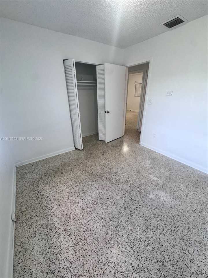 2715 Southwest 119th Court #0 - Photo 6 of 19