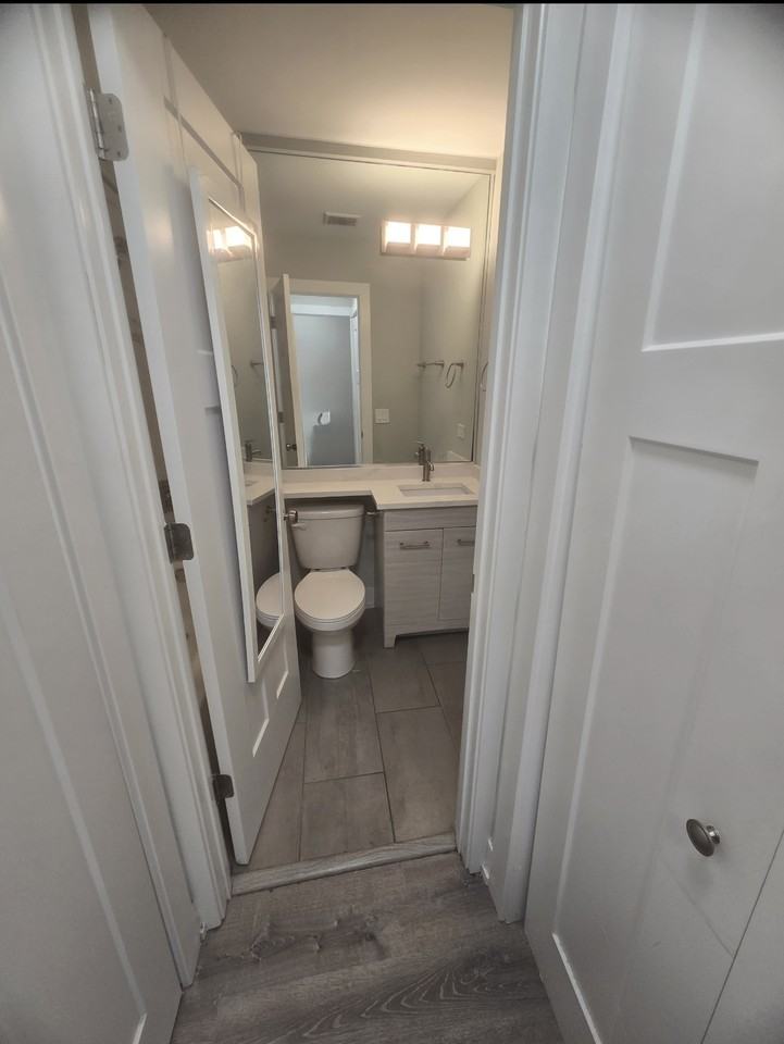 W Barry Ave & N Sheridan Rd - Photo 6 of 11