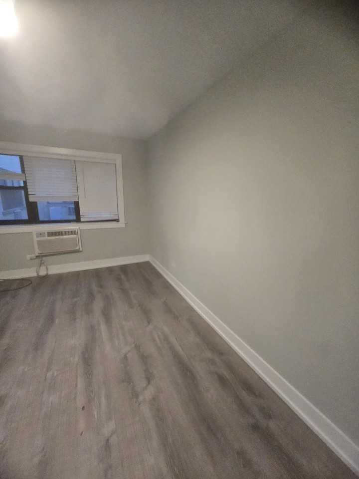 W Barry Ave & N Sheridan Rd - Photo 5 of 11