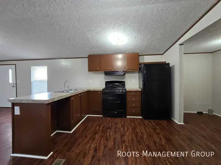 229 Robin Dr #229 - Photo 3 of 16