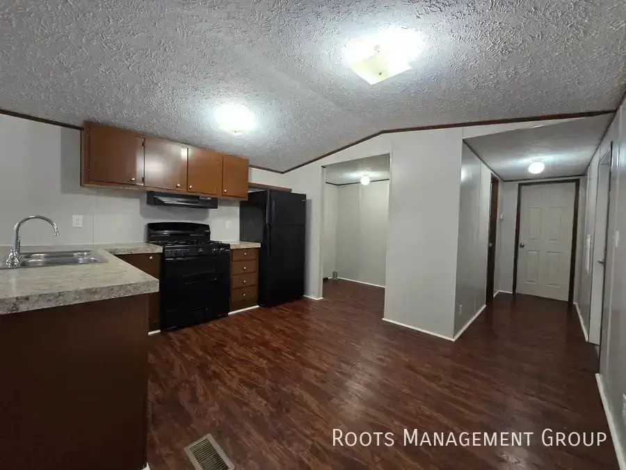 229 Robin Dr #229 - Photo 4 of 16