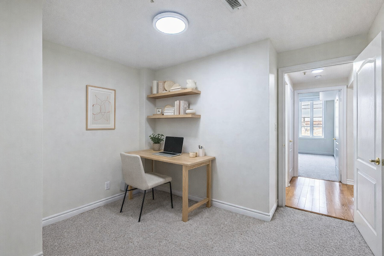 3531 Lake Shore Boulevard West #202 - Photo 3 of 19