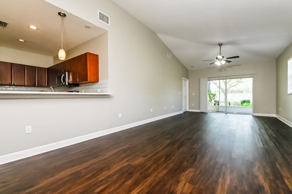 311 28th St W - Photo 3 of 16