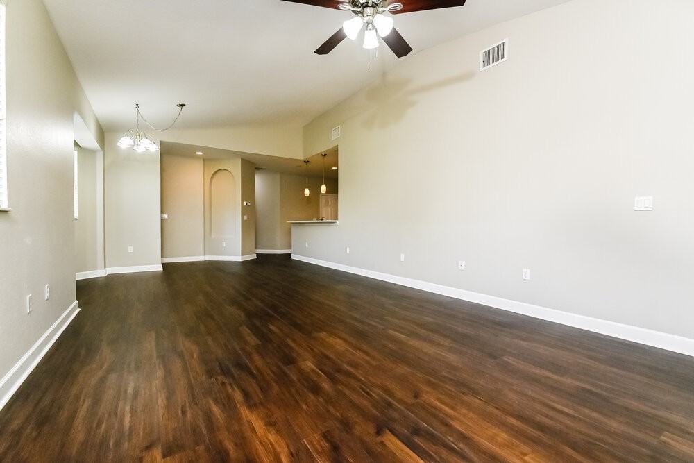 311 28th St W - Photo 4 of 16