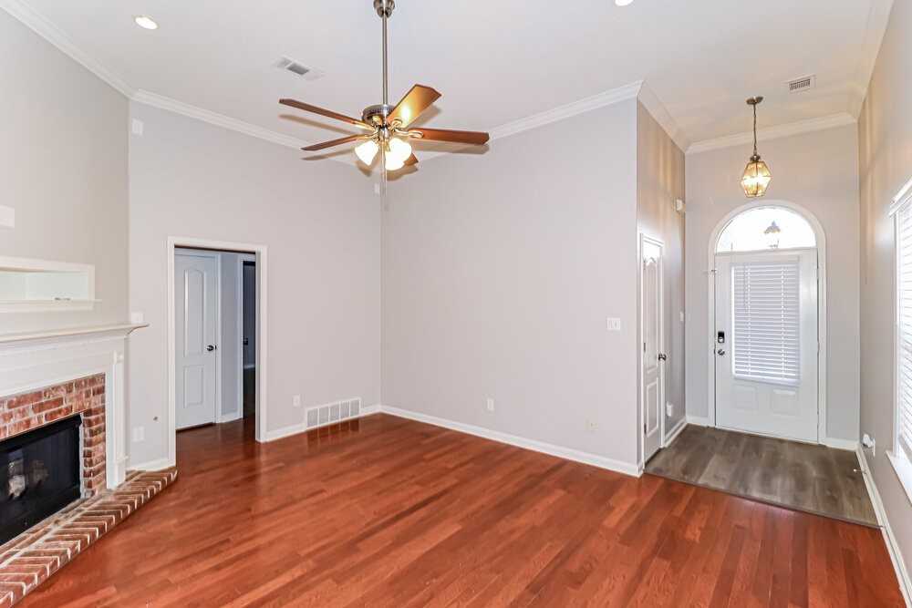 8715 Macon Rd - Photo 5 of 16