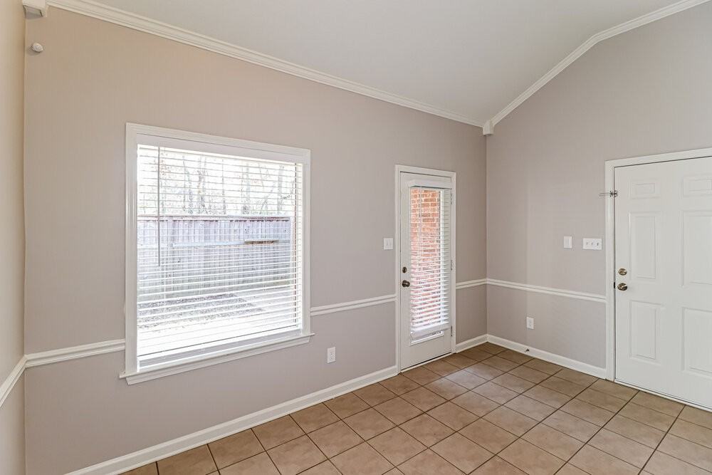 8715 Macon Rd - Photo 6 of 16