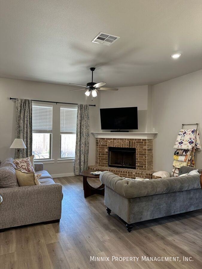 2923 137th St - Photo 7 of 43