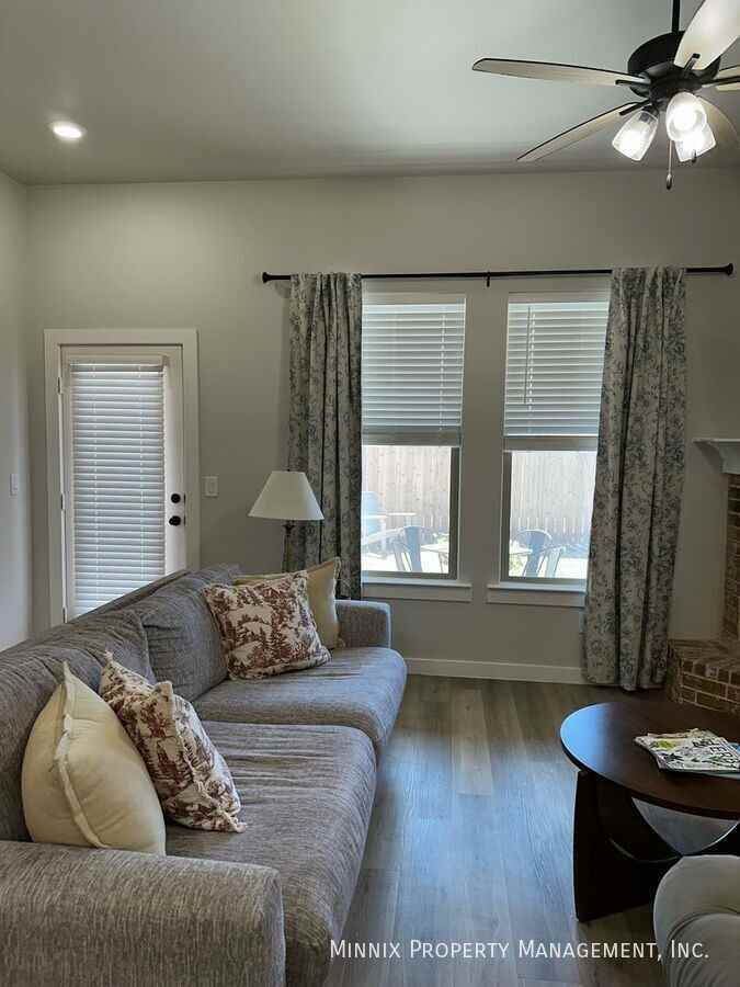 2923 137th St - Photo 5 of 43