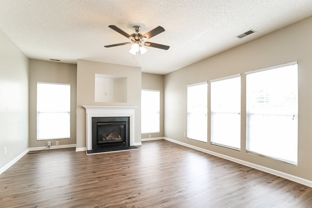 4419 Golden View Dr - Photo 6 of 17