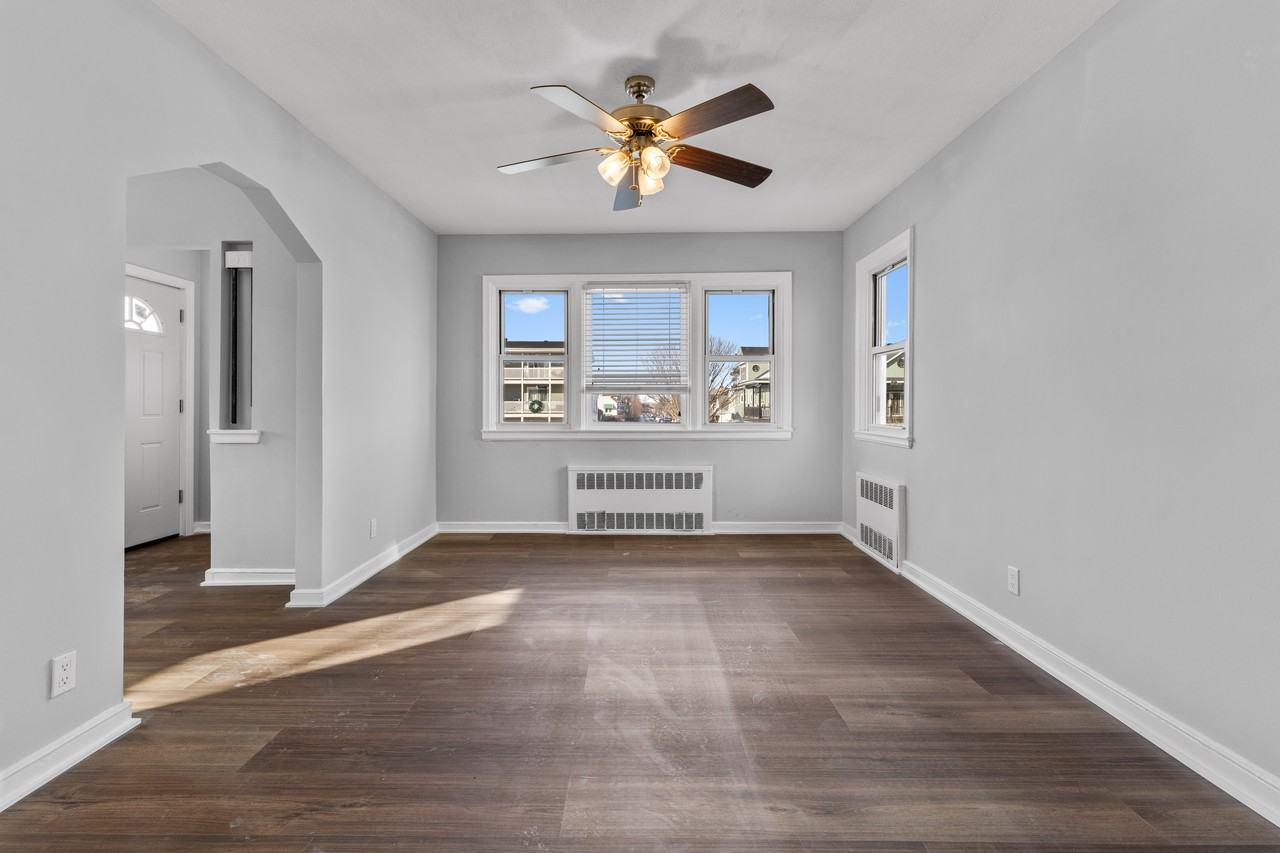 840 East Broadway #2 - Photo 5 of 26