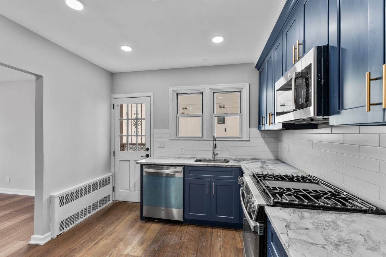 840 East Broadway #2 - Photo 4 of 26