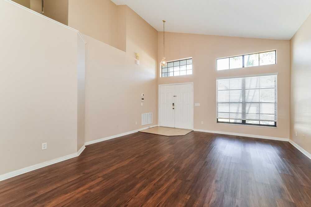 671 Hardwood Cir - Photo 5 of 17